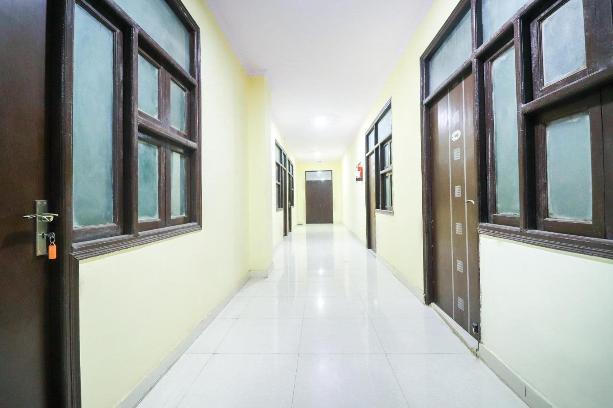 Indirapuram Hotel O Sunrise Inn מראה חיצוני תמונה