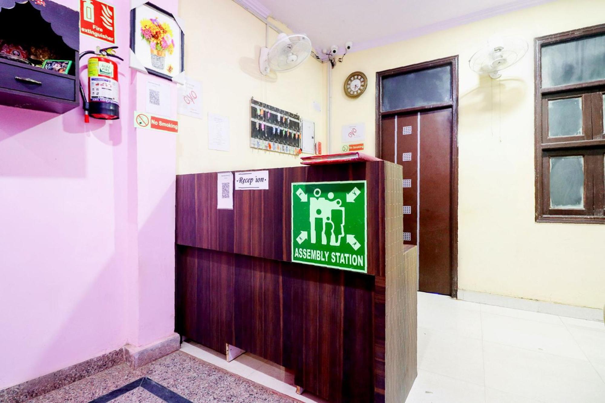 Indirapuram Hotel O Sunrise Inn מראה חיצוני תמונה